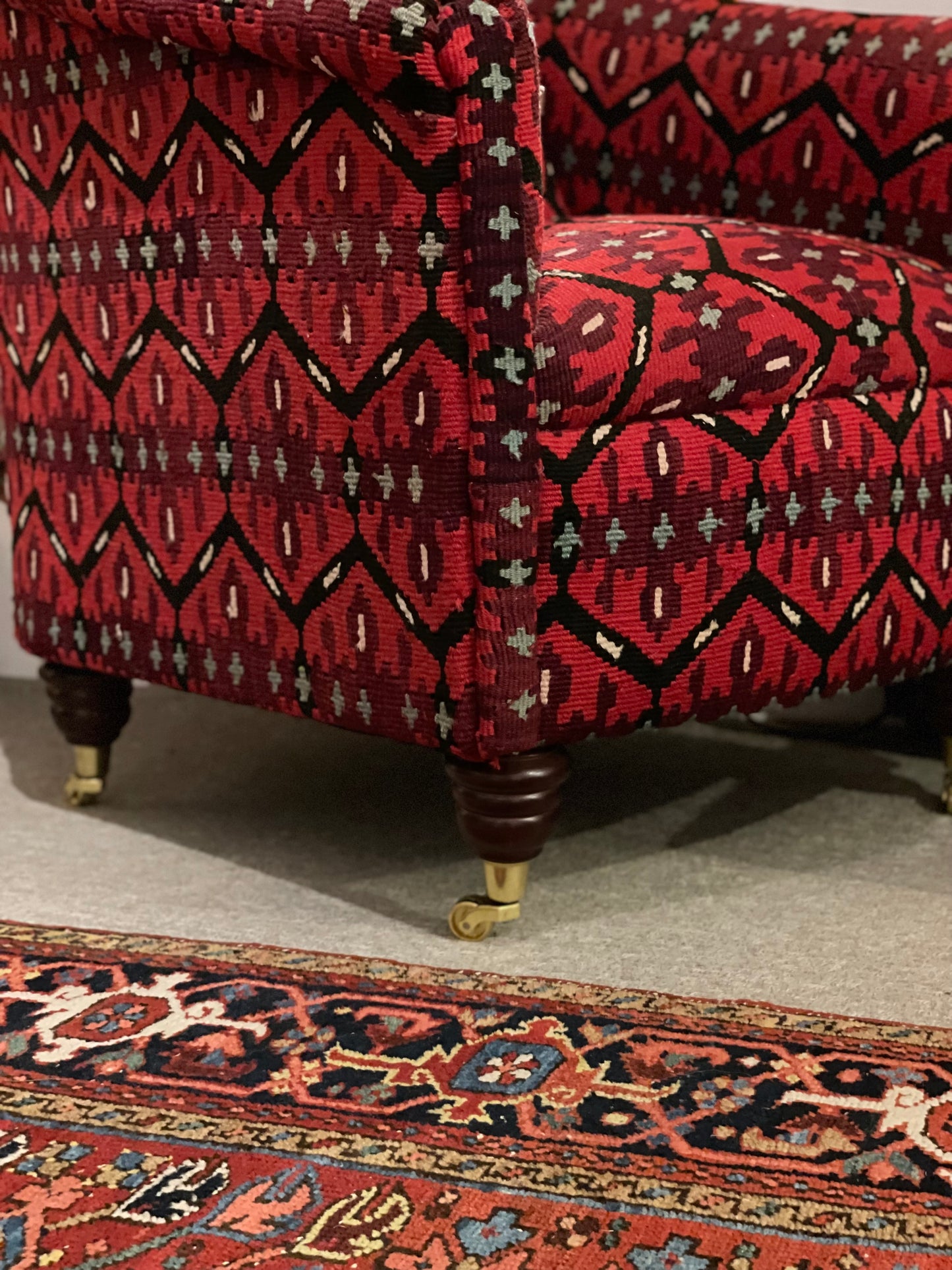 Tubchair Kilim covered with brass castors