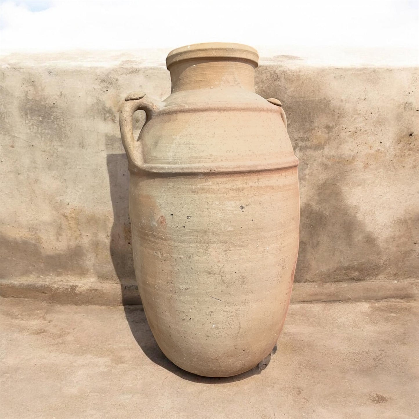 Large Mediterranean pot/jar