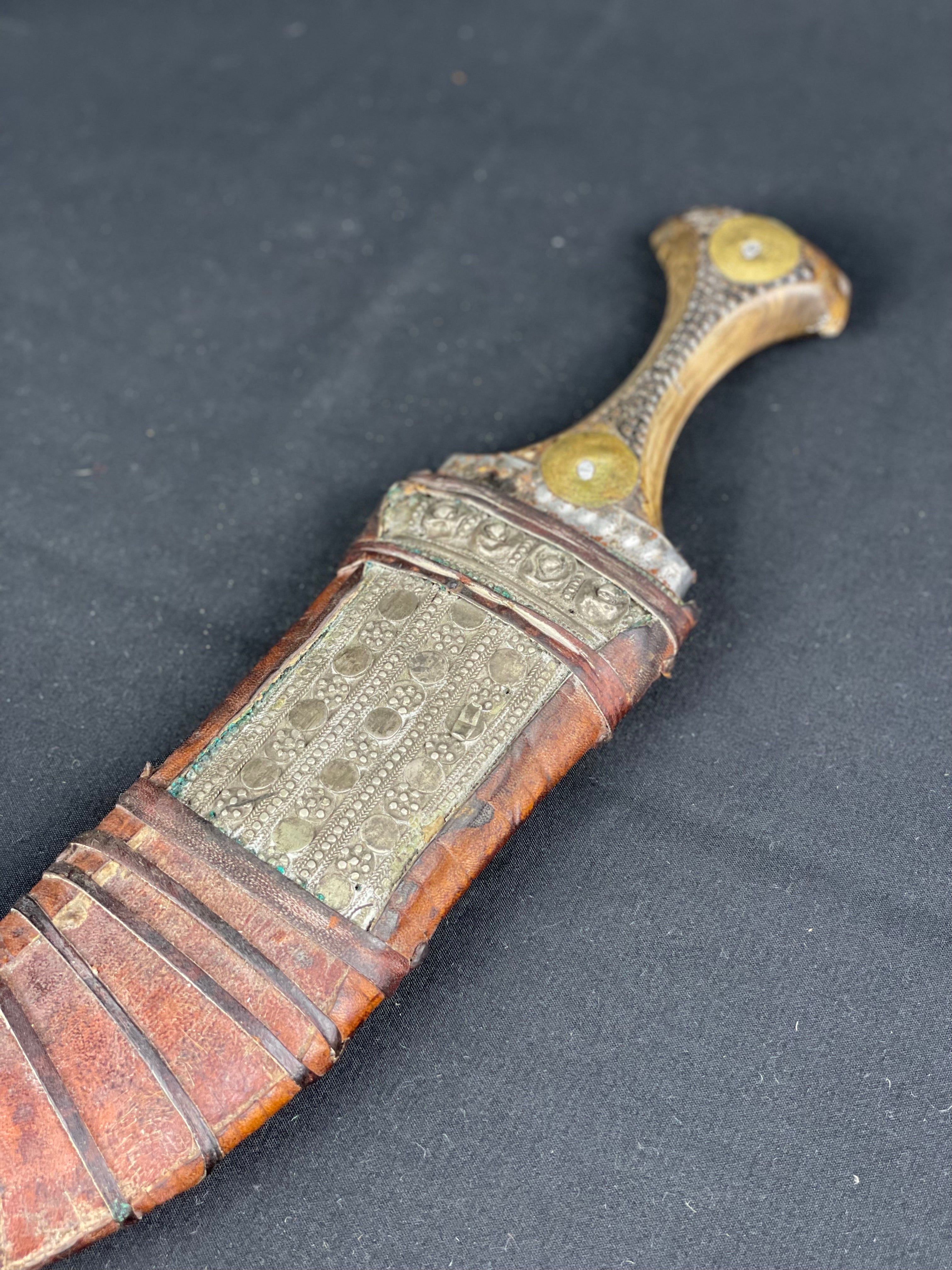 Antique Yemeni Jambiya – SIEZ Gallery