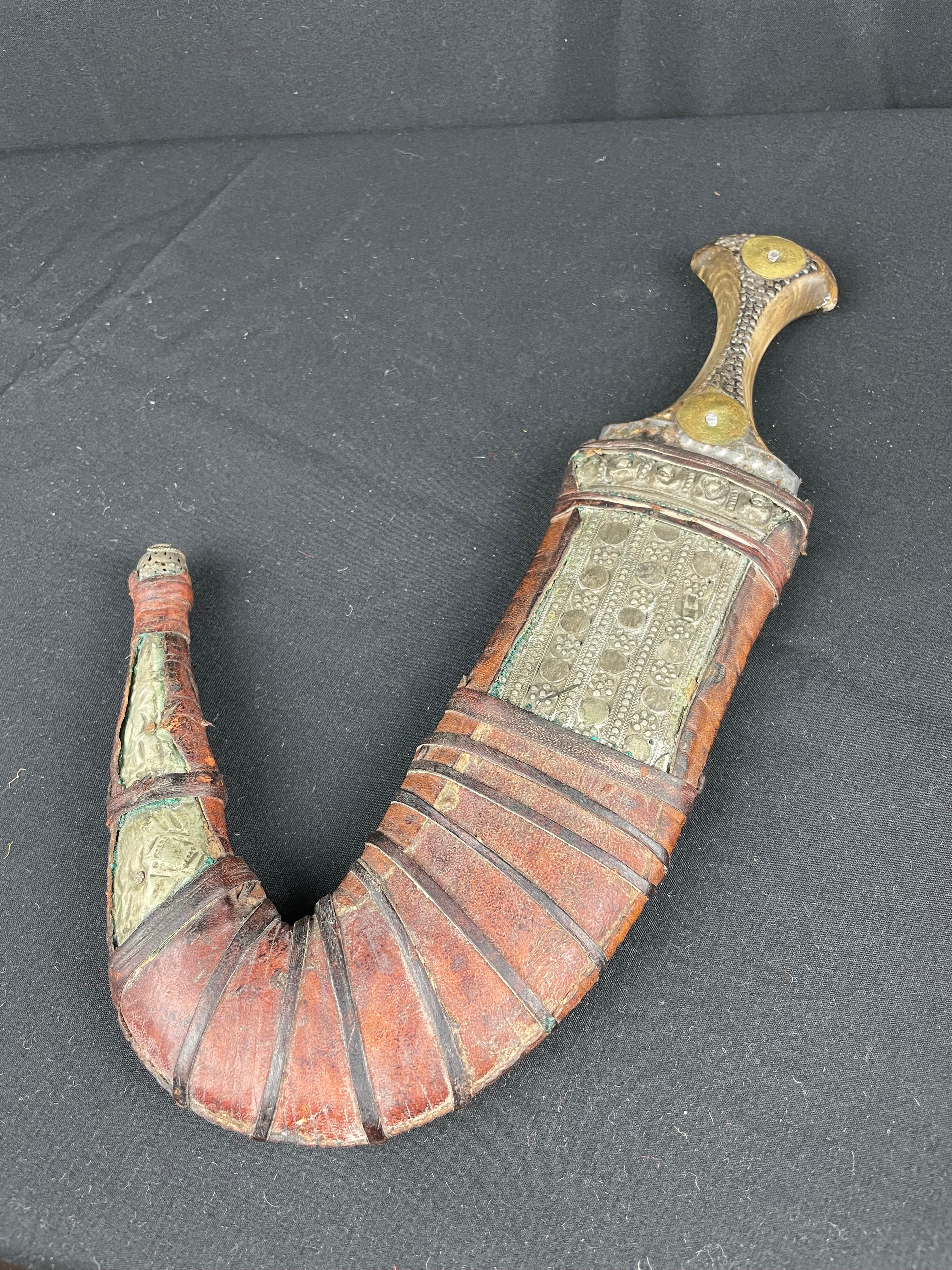 Antique Yemeni Jambiya – SIEZ Gallery