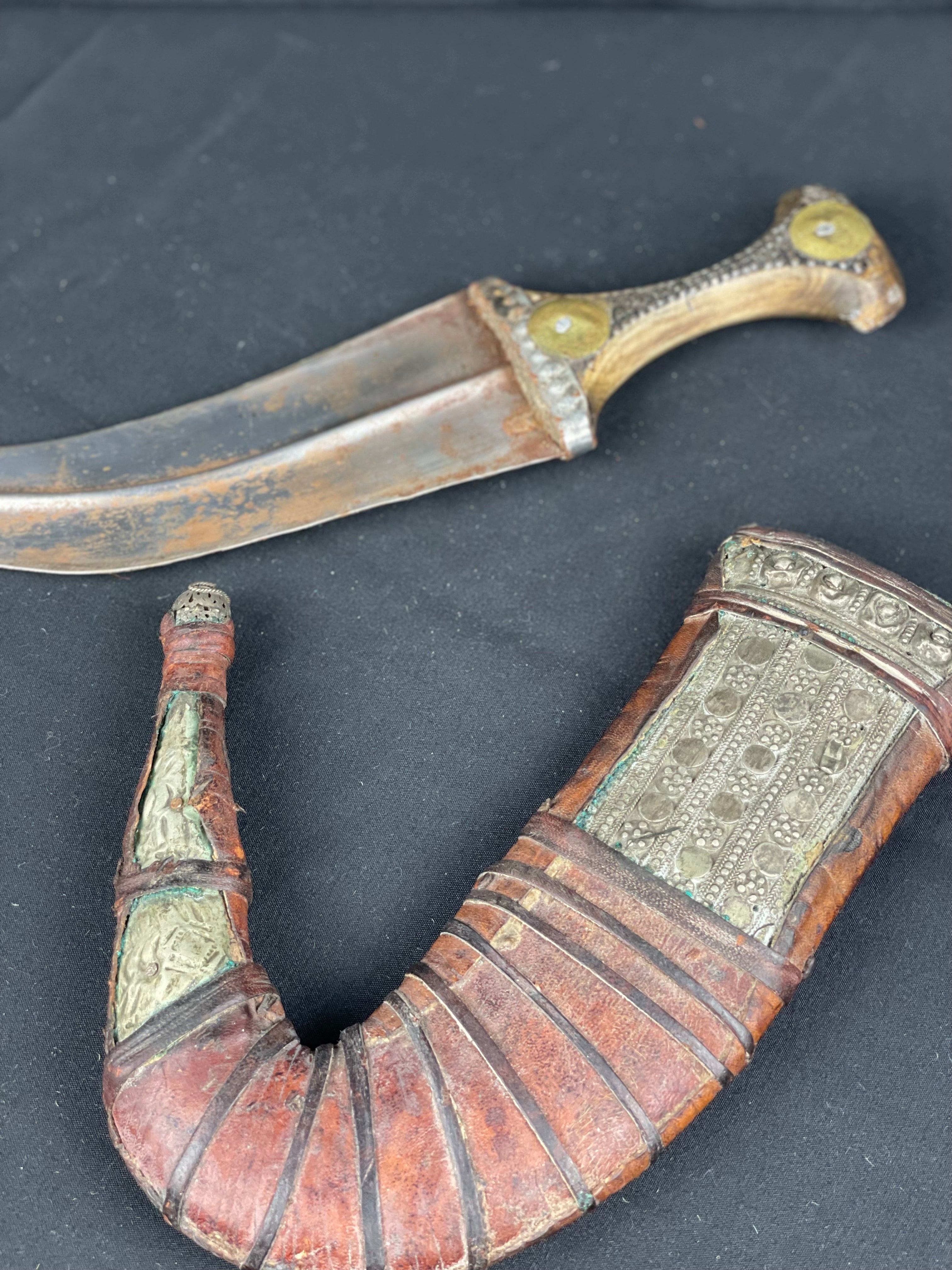 Antique Yemeni Jambiya – SIEZ Gallery