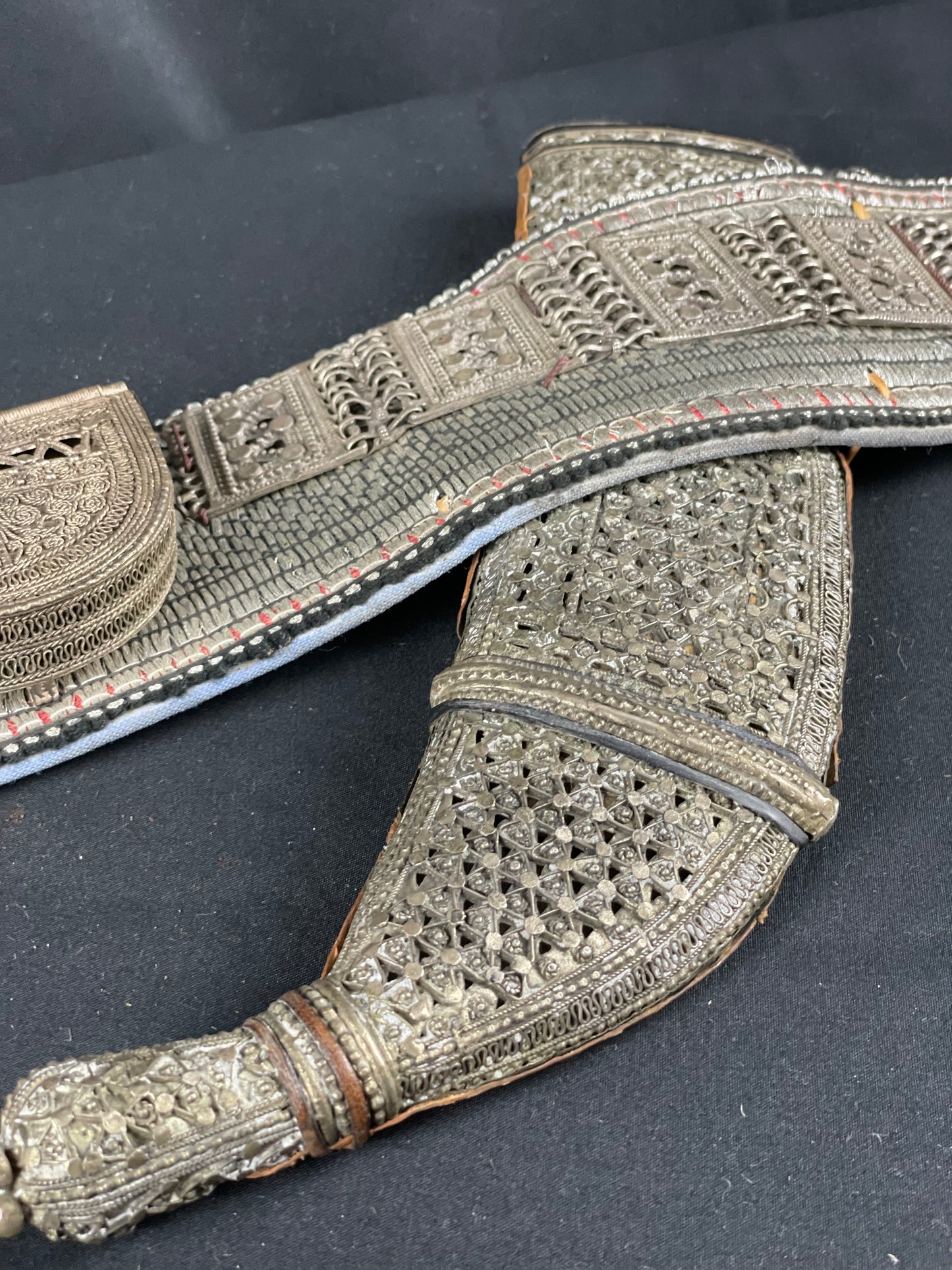 Antique Yemeni Jambiya with belt