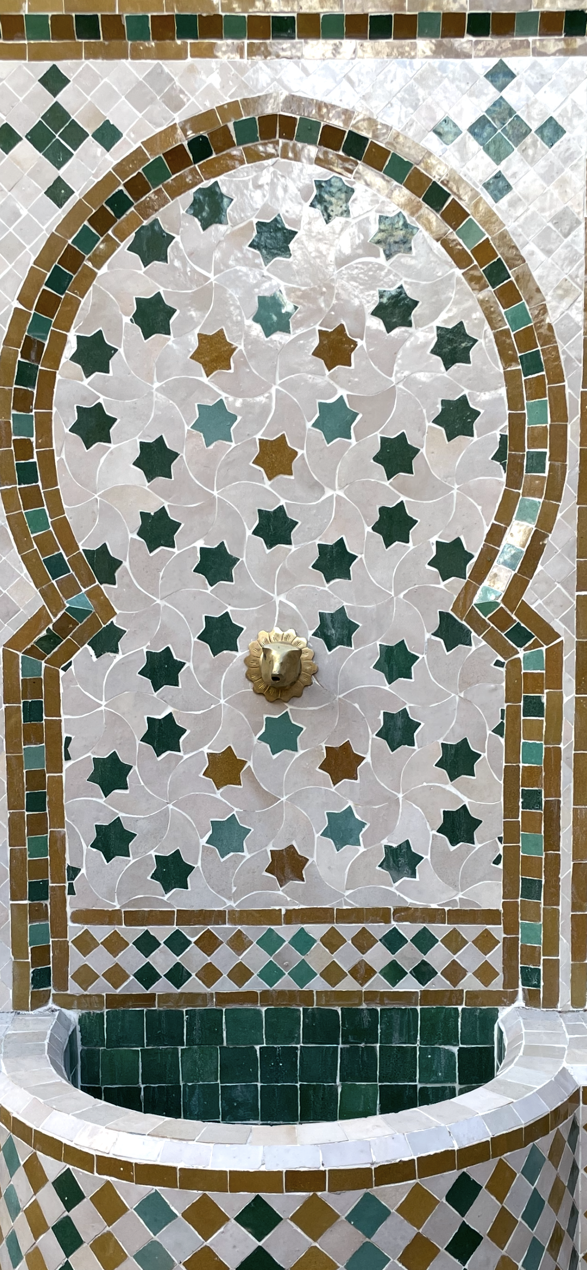 Large Handmade Moroccan Mosaic - Tiled Water Feature